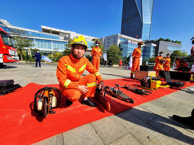 &ldquo;消防日&rdquo;消防器材展示